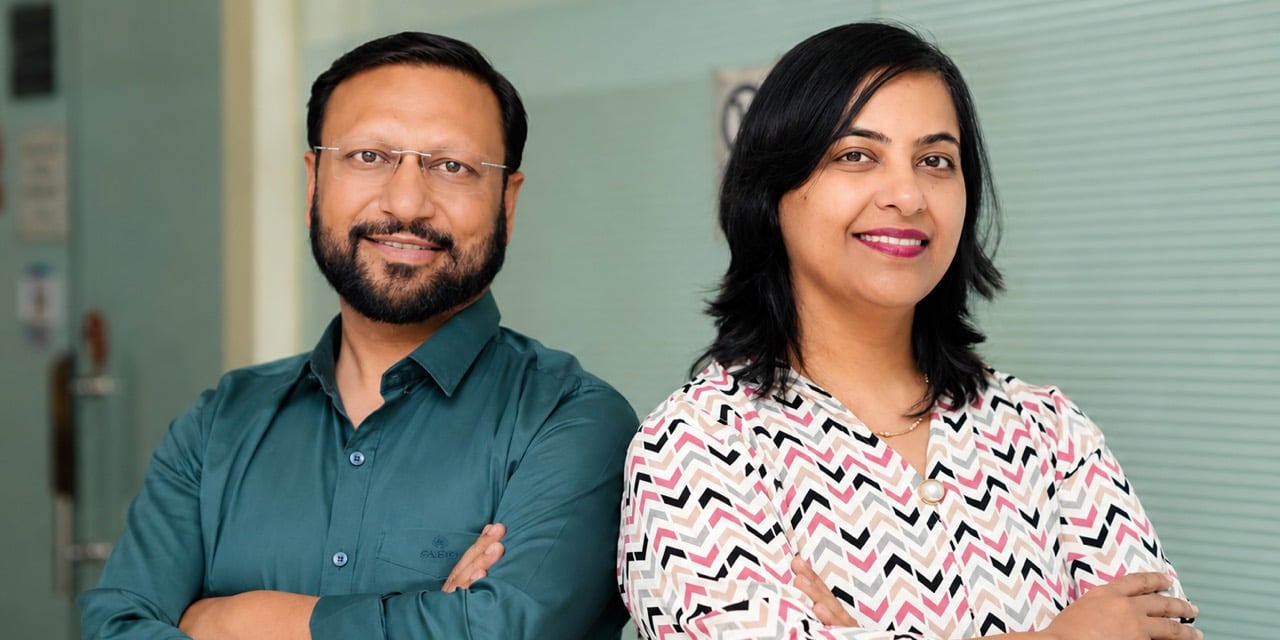 Dr. Raman Mittal, left, and Dr. Seema Mittal, right, at I·PLAST